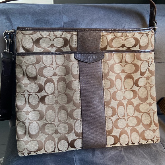 Coach Purse - Picture 4 of 4